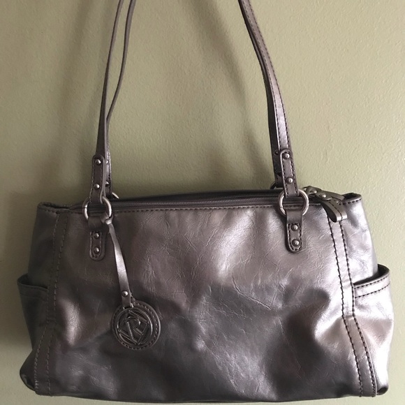 Relic Handbags - ❤️ HOST PICK ❤️Women’s Relic soft leather purse.